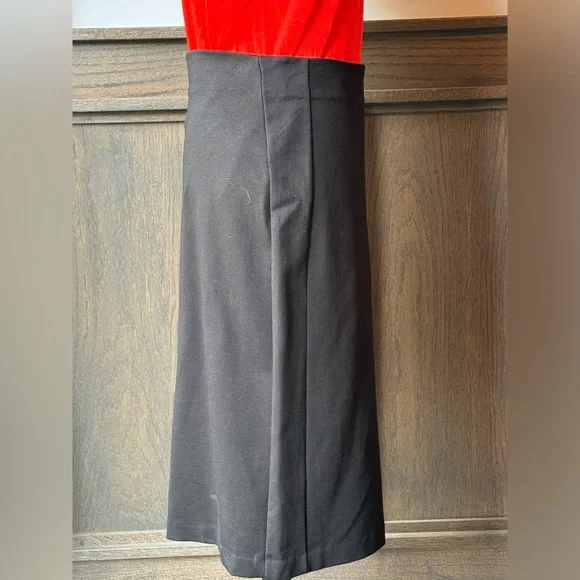 Tahari black stretchy pencil skirt size medium. NWT - Picture 5 of 7